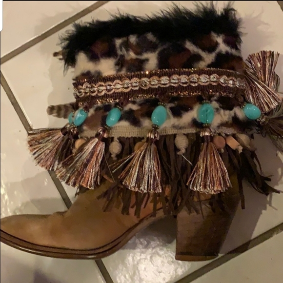 Johnny was tassels - Picture 6 of 16